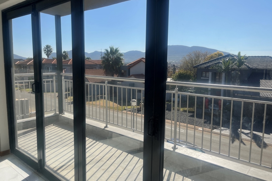 5 Bedroom Property for Sale in Xanadu Eco Park North West